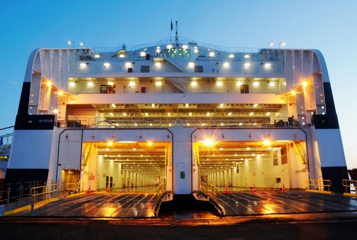 CFC Grimaldi Foto Schiff Fahrzeugeingang