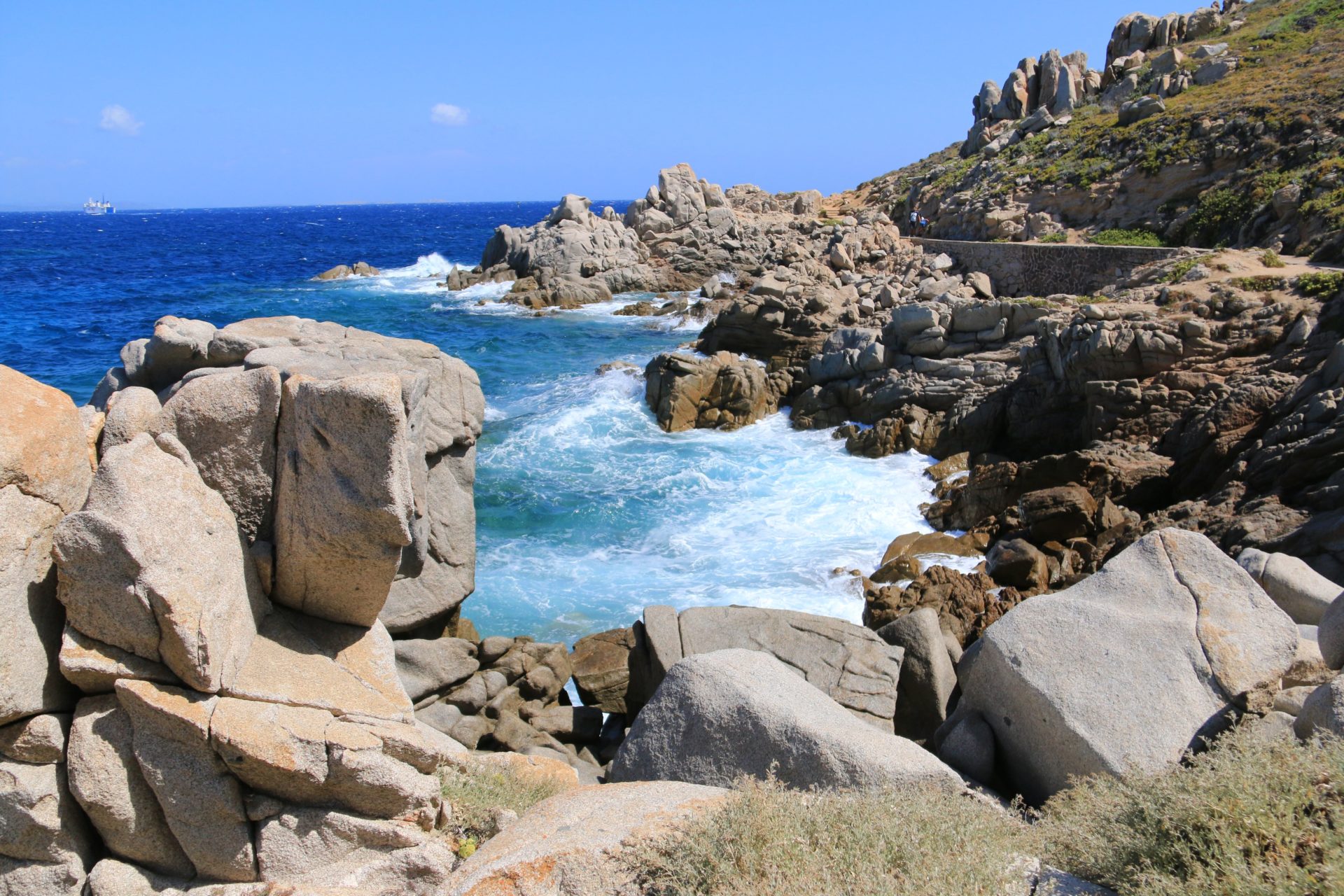 Sardinien_1_Livia Fried Fähre Genua nach Porto Torres: Sardiniens Strände und Buchten sind ein Traum.