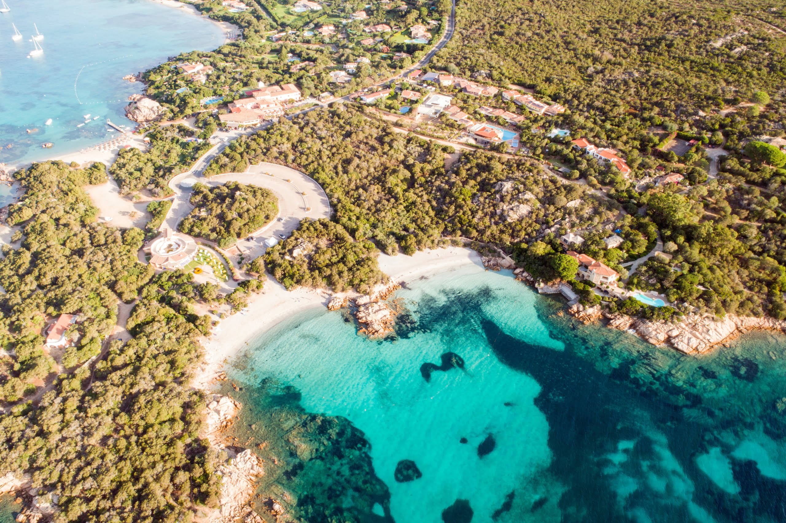 Die Costa Smeralda gehört zu den schönsten Küsten in Sardinien.