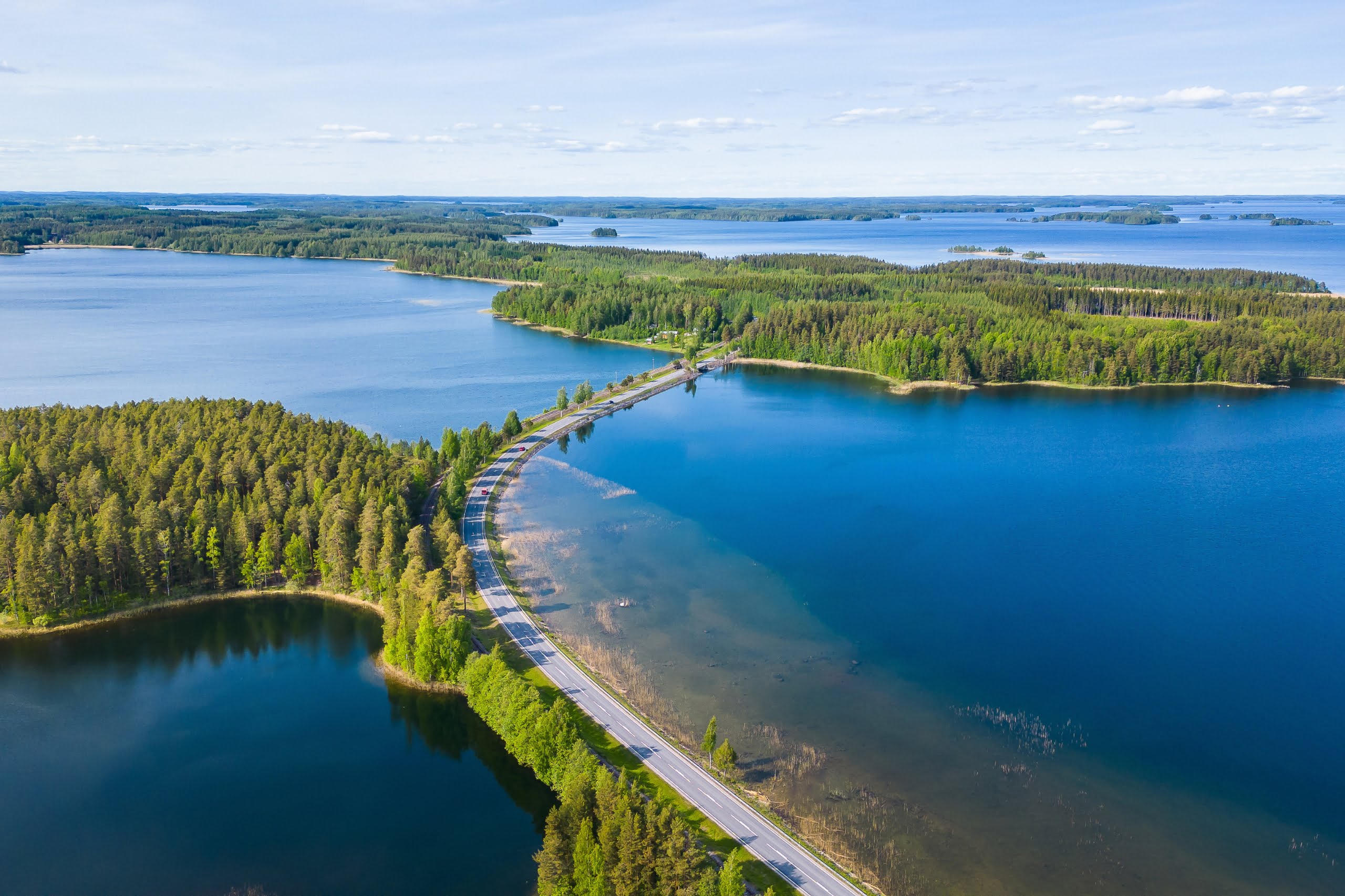 Die Finnische Seenplatte ist ein wahres Naturparadies.