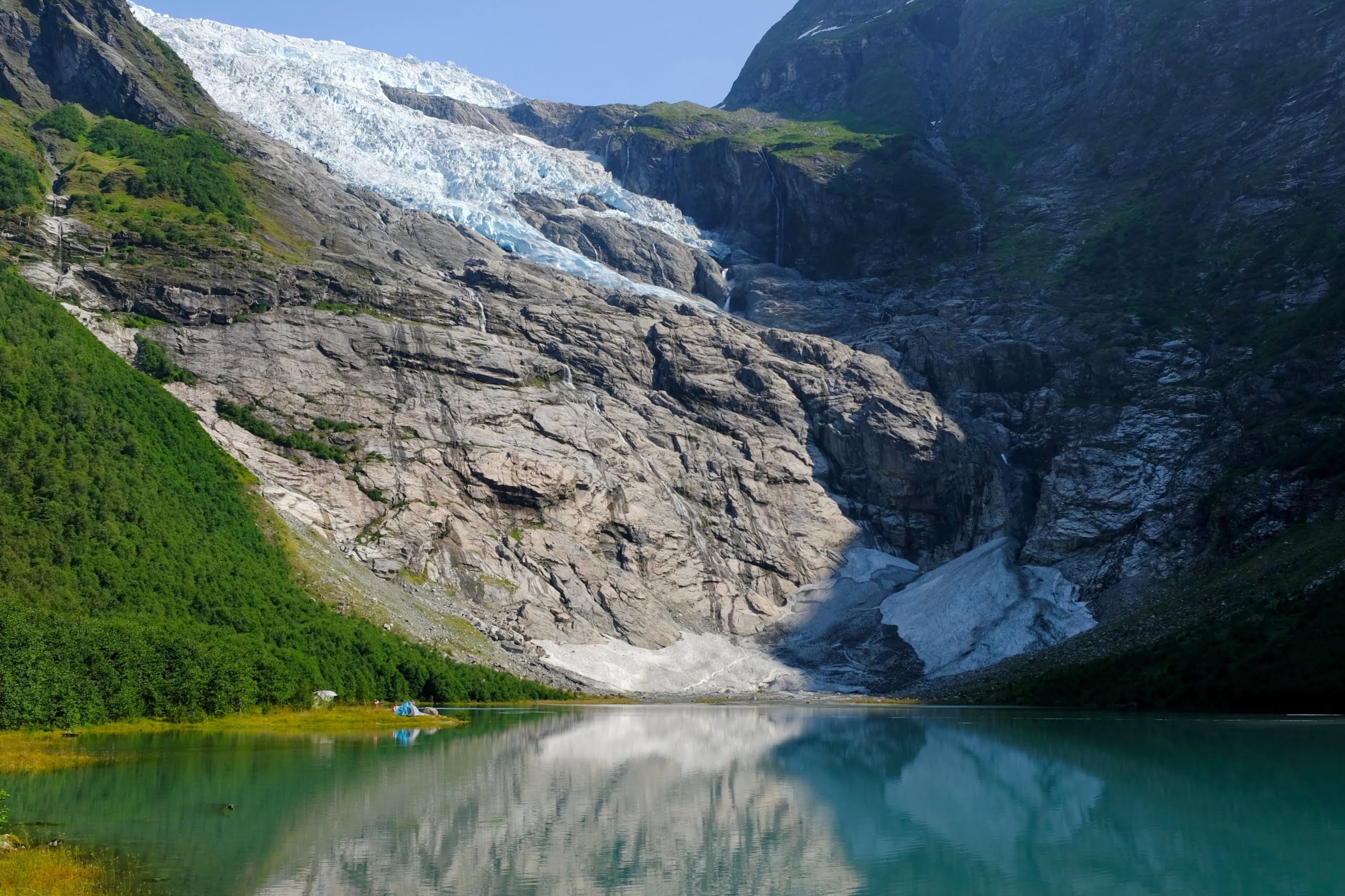 Der Jostedalsbreen ist ein beliebtes Wanderziel in Norwegen.
