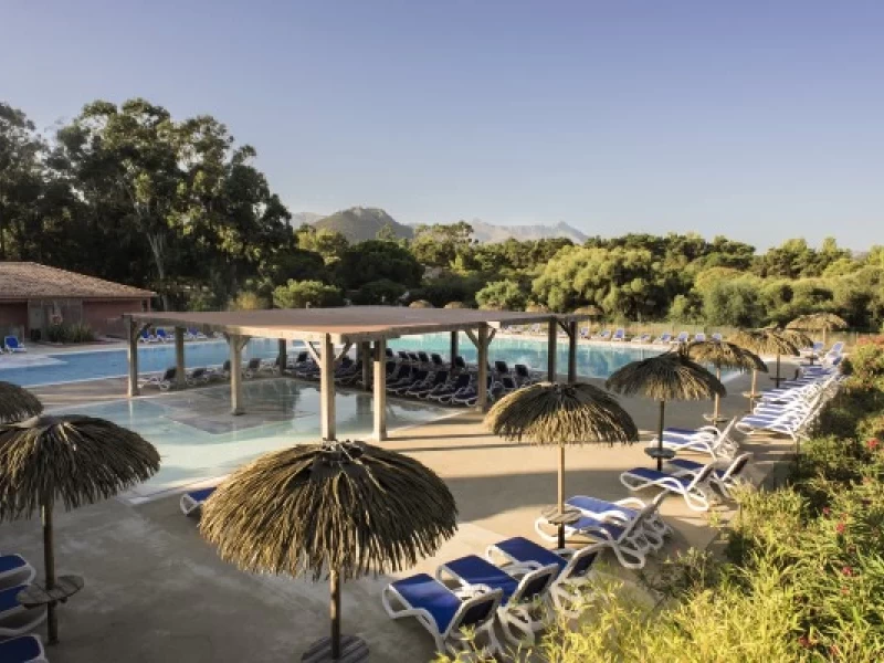 Belgodere_Golfedelozari_Pool_1_800x600.jpg